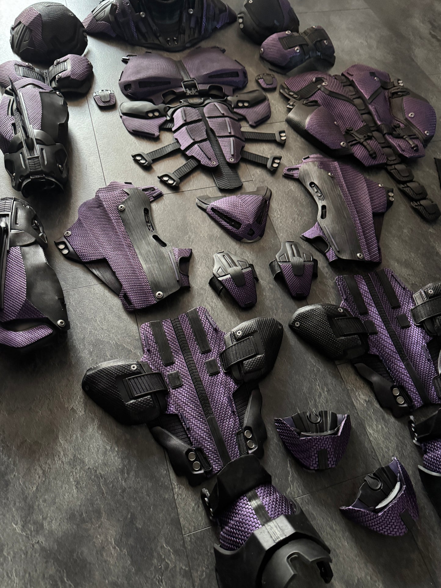 Generic Custom Colour ‘HeroV2’ Full Armour Set (27 piece)