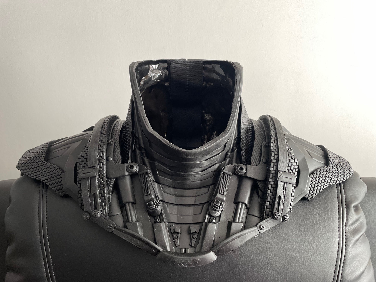 Generic ‘Hero’ Set (Helmet/Neck)