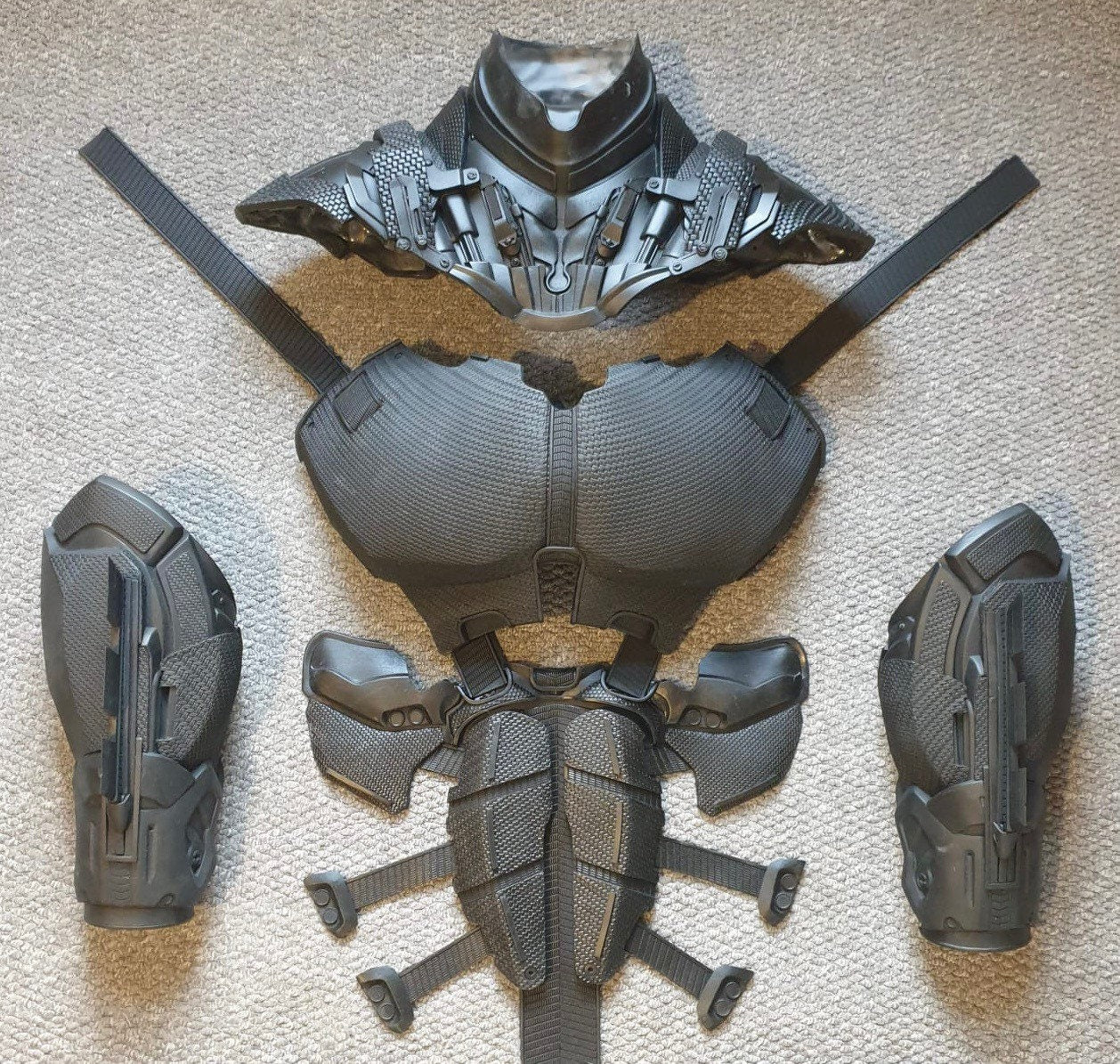 Generic ‘Hero’ Neck/Chest/Abs/Gauntlets Set