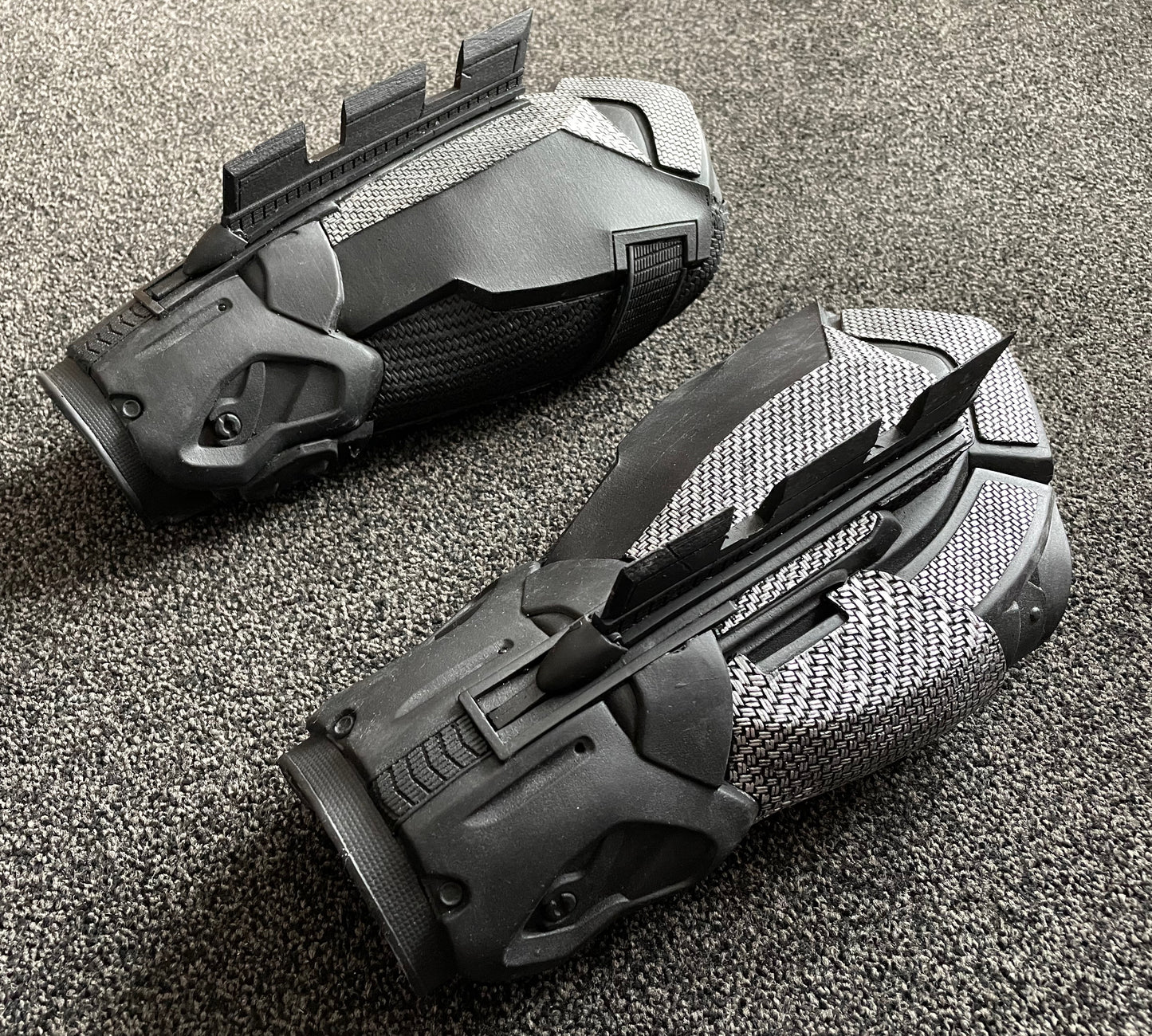 Generic ‘Hero’ Metallic Gauntlets 1