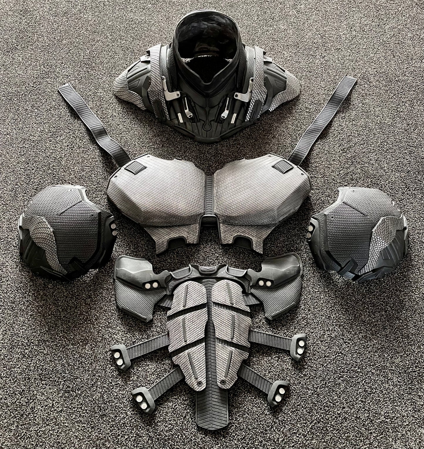 Generic Metallic ‘Hero’ Neck/Chest/Abs/Shoulders Set