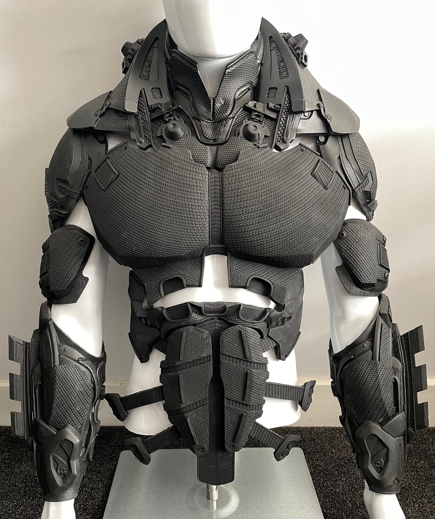 Generic ‘Noir/Hero’ Combo Neck/Shoulders/Biceps/Chest/Abs/Gauntlets Set